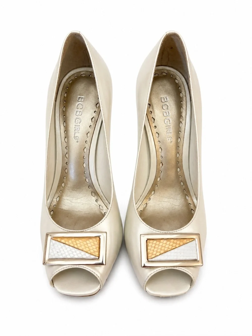 BCBGirls Vintage ivory Leather Peep Toe Heels Gold Detail Pumps Sz 5.5